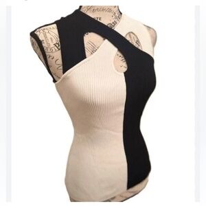 WHITE HOUSE BLACKMARKET Wonens S Sleeveless Top